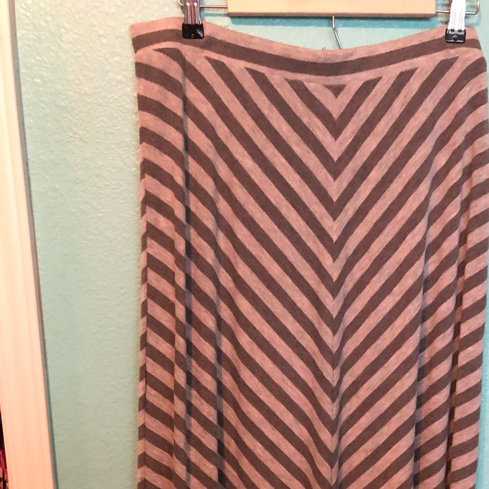 Gray and white chevron maxi skirt